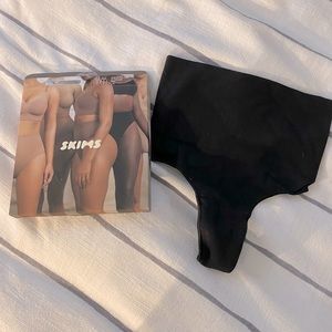 Skims Core Control Thong